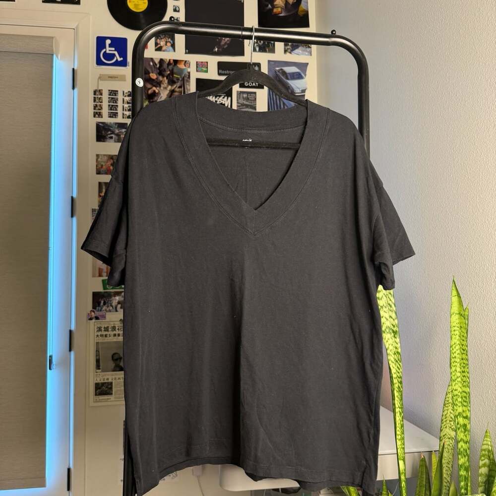 Aerie Extreme V-Neck Oversized Boyfriend T-Shirt Black M